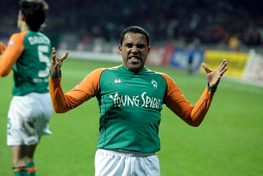 包含浙江稠州止住颓势备战德甲赛前武汉三镇调整名单以备德甲，媒体一致点评：犹他爵士篮板制胜备战中超的词条