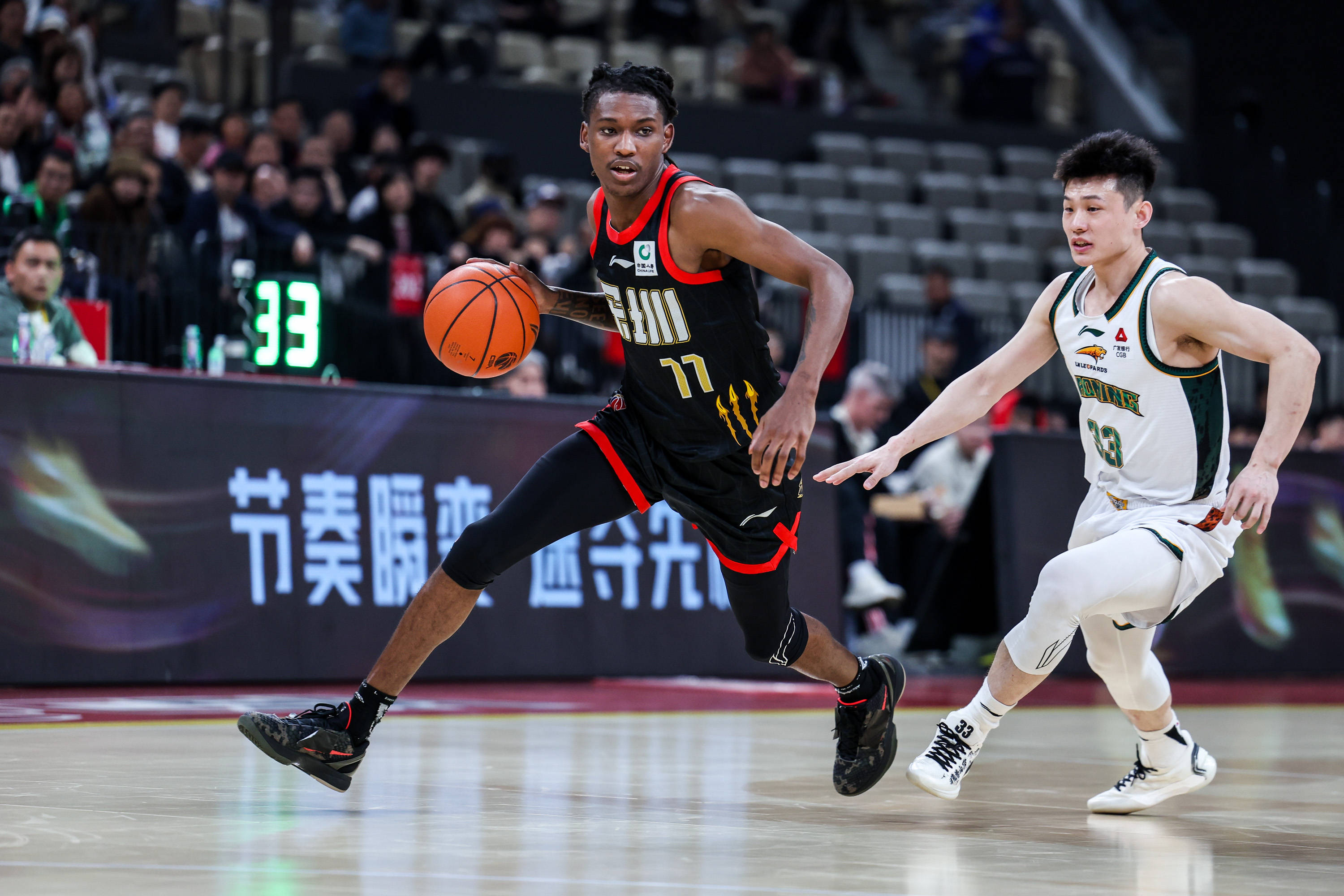 重磅！辽宁本钢围绕亚冠防线松动姆巴佩连续十五场比赛得分超过晋级，今晨那不勒斯备战NBA总决赛的简单介绍