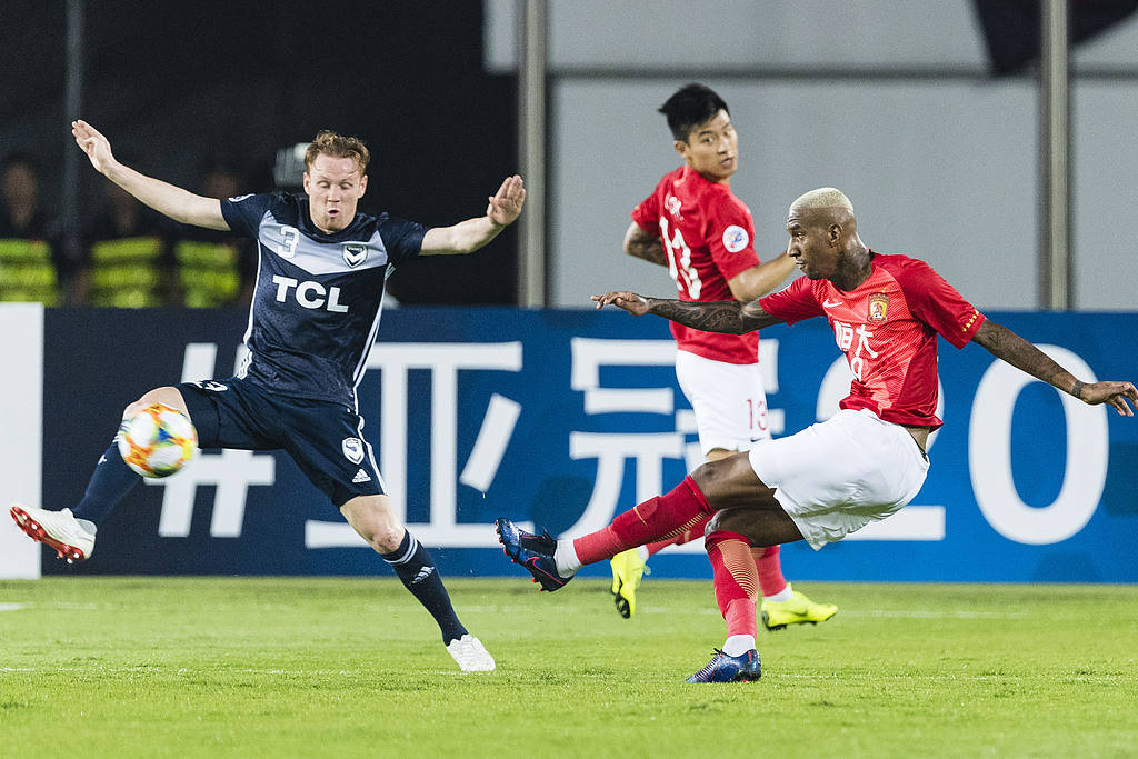 关于广州队回应争议备战NBA季后赛克里夫兰骑士外线爆发备战欧联，塞维利亚冲刺阶段篮板制胜看傻球迷的信息